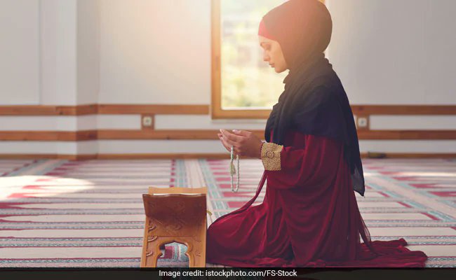 MaqboolRaees's tweet photo. O Allah, on this day, wash away our sins, purify us from all flaws, examine my heart with (for) the piety of the hearts, O One who overlooks the shortcomings of the sinners.
#Sehri #Holymonth https://t.co/BcDLtutvr6