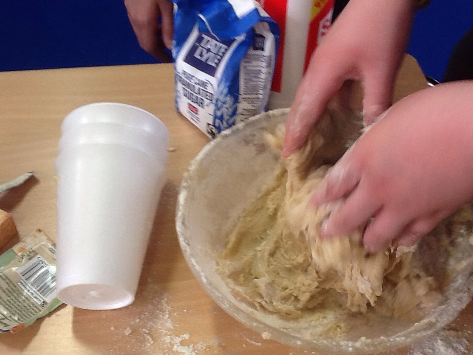 ststephensSW8's tweet photo. Before the half-term, the Year 5s were introduced to a number of fun science investigations!
We began with an investigation with yeasts and sugar by baking some lovely (and yummy) loaves of bread!
@ststephensSW8 #sciencewithbread #yummyscience #changingmaterials https://t.co/EAv3UcOKoC