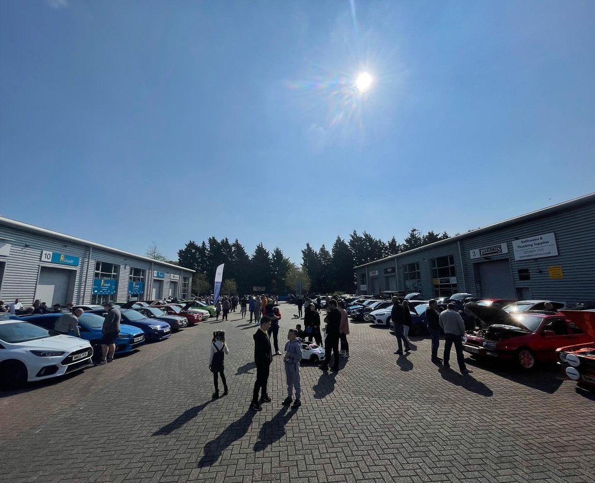 HantsBerksRSOC's tweet photo. Great morning for our meet at @HendyPerform yesterday :)

100+ cars and good coffee, what’s not the love? #rsoc #ford #rs #hendyperformance https://t.co/GLWsrzQsCn