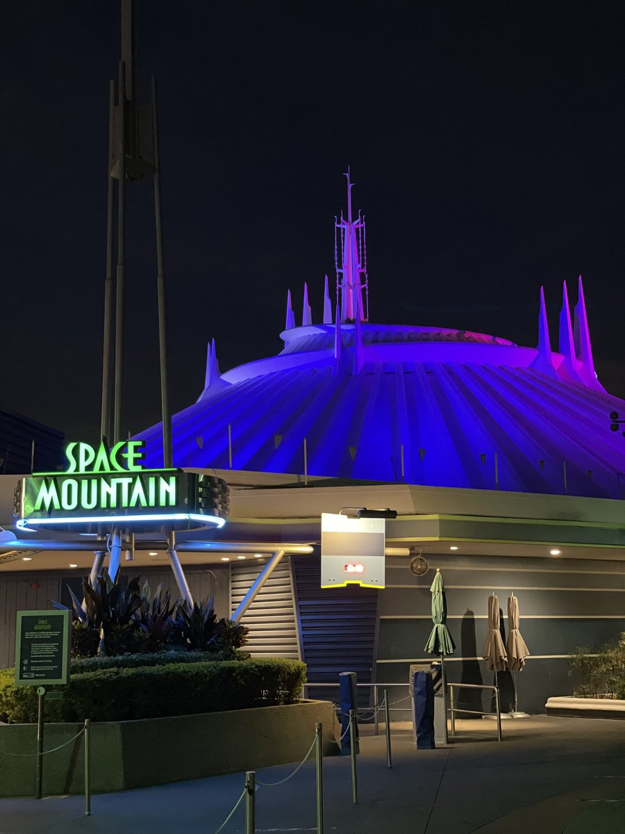 DesignsMNST's tweet image. Mondays are for the mountains! If you’re a fan of the Disney Mountains check out the newest tee we dropped this morning 😀⛰ All profits go to GKTW. mnstdesigns.com/index.php/prod… #WaltDisneyWorld #disneyworld #MagicKingdom #DisneyMerchAlert