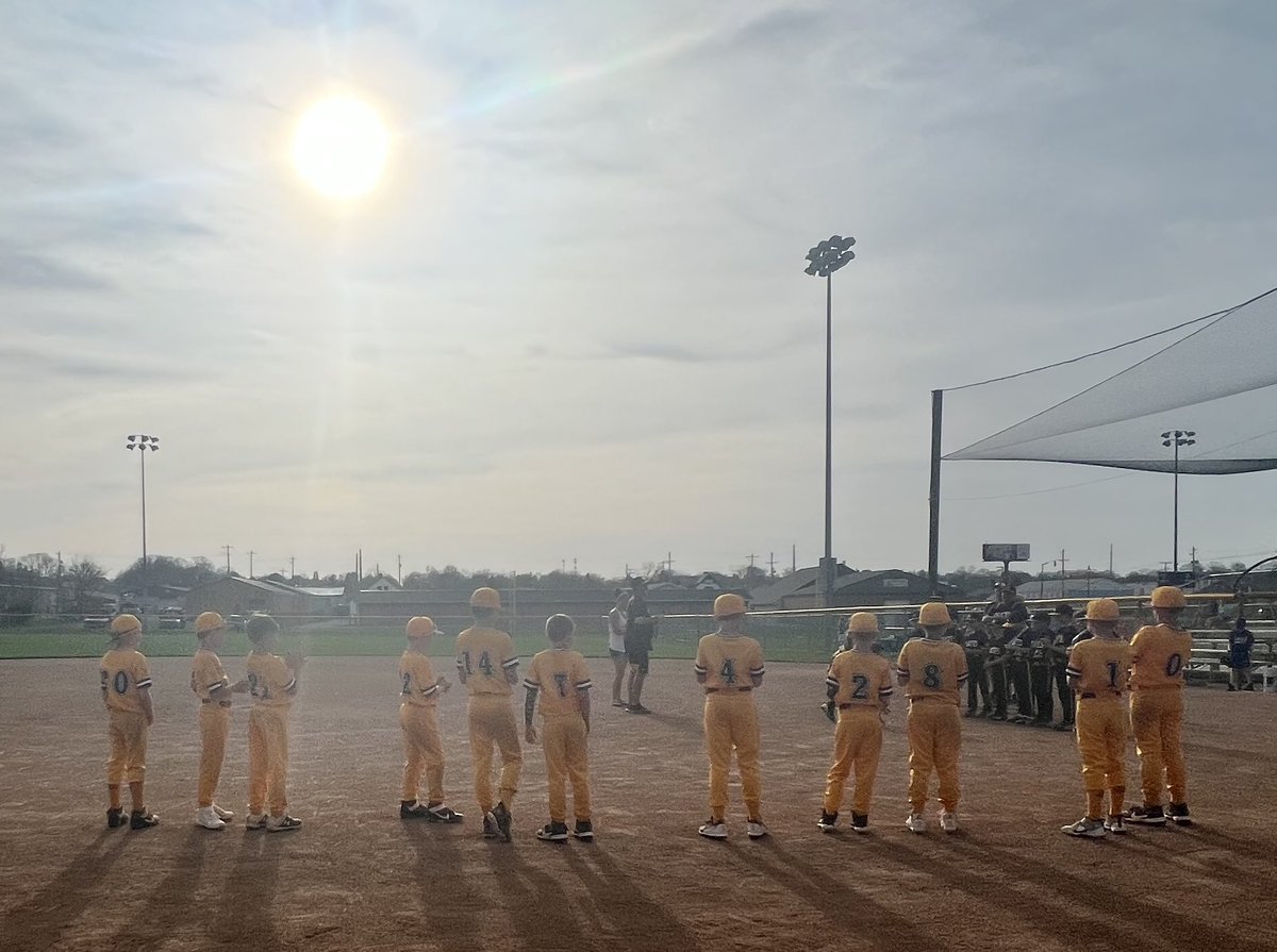 2031JaxBears's tweet photo. The future is looking as bright as the uniforms… Clash of the Communities Champs! #k2Life @JHSbaseball2014 @angrybeartravel https://t.co/NSylxvlTkr