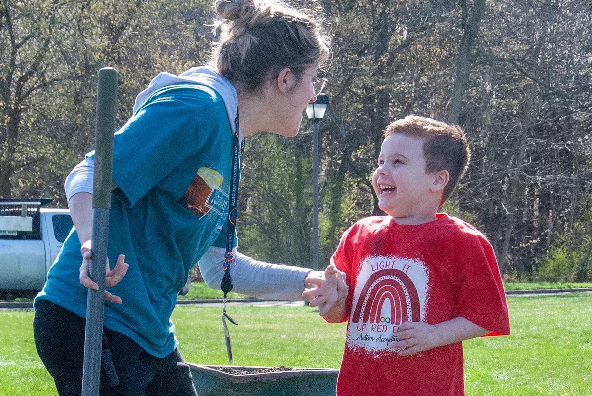 Sunrise celebrated Earth Day on Friday by planting a tree! All classrooms got to go outside and help plant the tree. Thank you to Miss Jillian for planning such an awesome day! 🌳