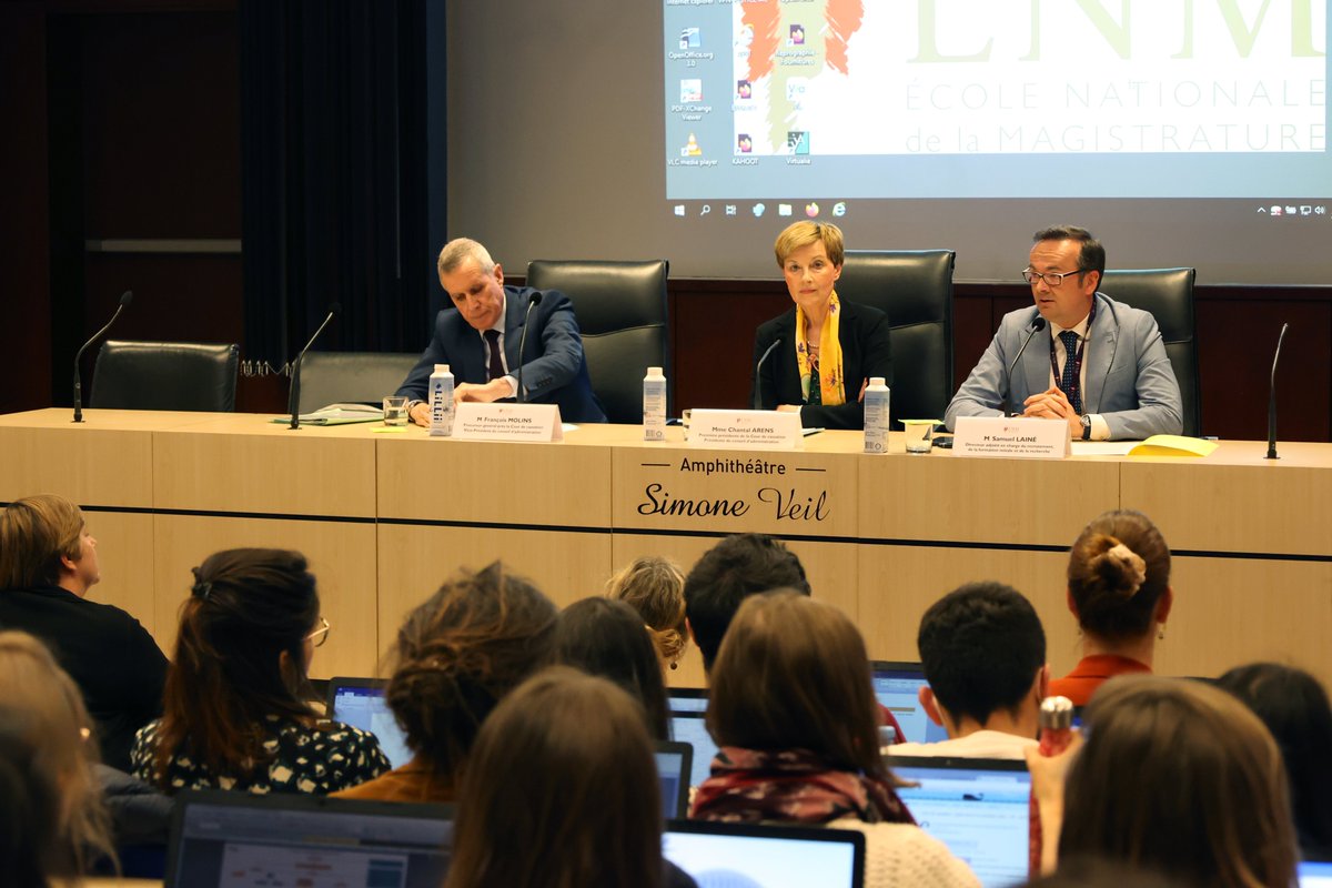 ENM_France's tweet photo. Propos introductifs de Samuel Lainé, directeur adjoint #ENM, avant les intervent° de Chantal Arens &amp; @francois_molins devant la #promo2020: “C’est toujours un grand honneur &amp; un immense plaisir pour notre Ecole d’accueillir les + hauts représentants de l’institution judiciaire.” https://t.co/QUtKkyn688