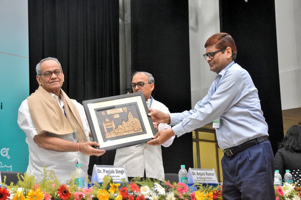 deanagbhu's tweet photo. कार्यक्रम की अध्यक्षता करते हुए काशी हिन्दू विश्वविद्यालय के पूर्व कुलपति प्रो. पंजाब सिंह ने इस प्रशिक्षण कार्यक्रम के महत्व पर प्रकाश डालते हुए बताया कि नीति निर्धारण के लिए विश्लेषण में सभी पहलुओं का विश्लेषण अत्यन्त आवश्यक है। https://t.co/ko12LO20eO