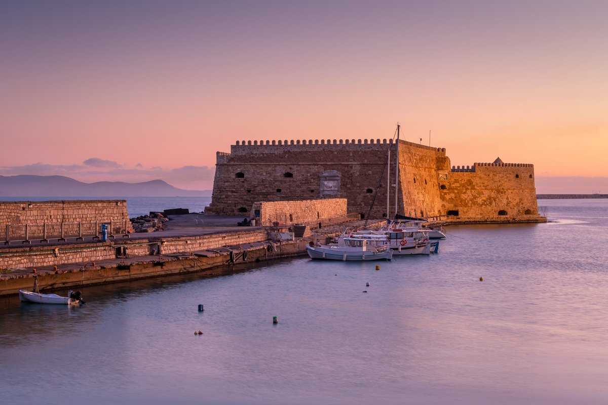 Discover Heraklion glorious past, remarkable archaeological sites and delicious local treats one shouldn’t miss.

<a href="/VisitGreecegr/">Visit Greece</a> 

visitgreece.gr/islands/crete/…

#visitgreece #Allyouwantisgreece 💙