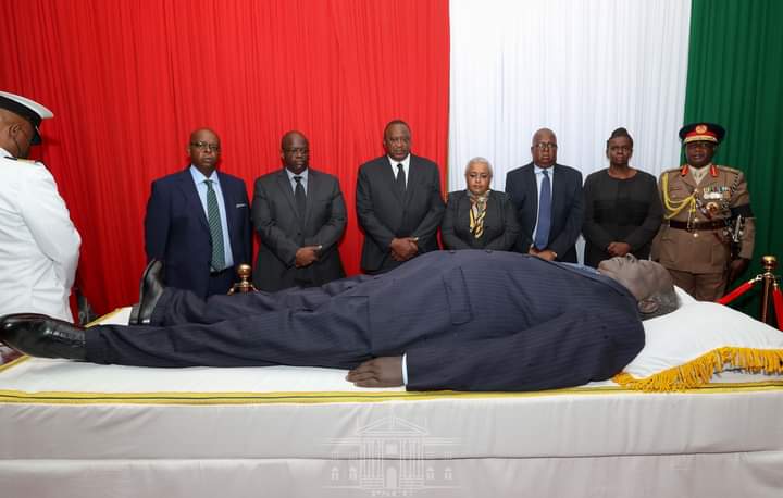 NgombwaV's tweet photo. My great condolences to all Kenyan all over the world, rest in power #Mwai. https://t.co/Bo1MXh1wFz