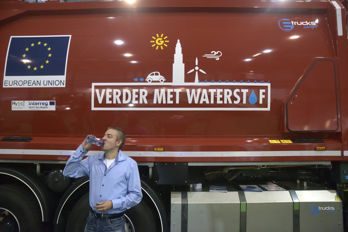 limburg's tweet photo. Volledig schoon vrachtverkeer in 2050, daar hebben we allemaal baat bij! Daarom is er vanaf 9 mei een bijdrage voor ondernemers beschikbaar gemaakt bij aanschaf van een vrachtwagen die schoon rijdt; elektrisch of op waterstof. Lees meer over de subsidie op https://t.co/sBzd57BaYA https://t.co/8rCB9ACEWU