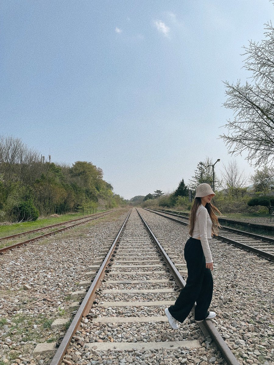 darongkeem's tweet photo. 제발 행복만 했으면 좋겠어요 💛✨ https://t.co/5eFq1HVijk