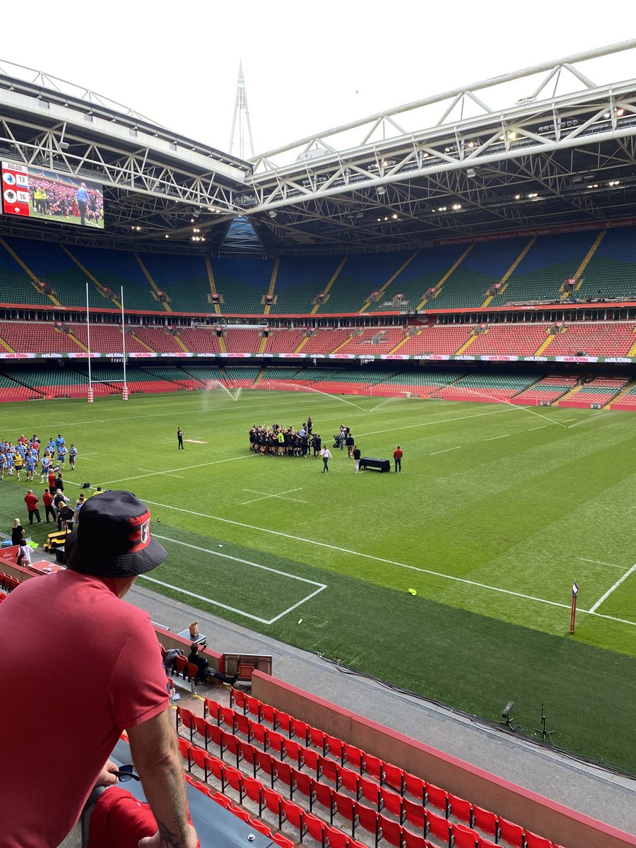 Great day out and catch up with some of the “old” Neath boys and to see Neath win some silverware after a tough few years 🏆👏🏻 #beefbeefbeef