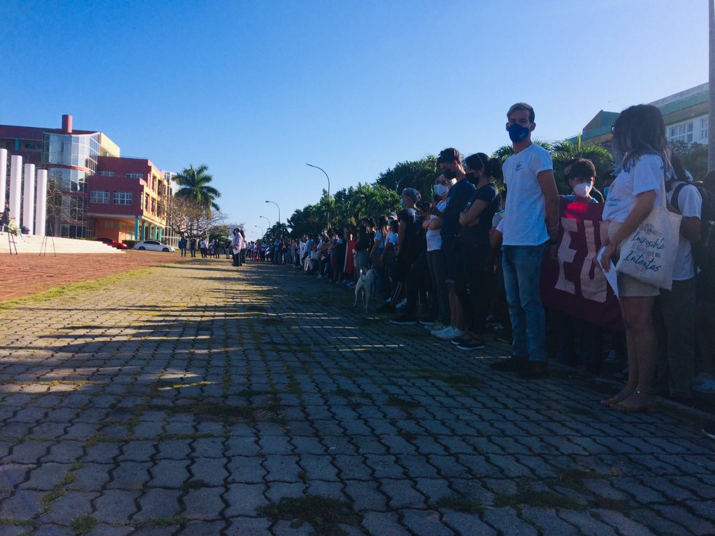 Amanece la <a href="/universidad_uci/">Universidad de las Ciencias Informáticas</a> dando la bienvenida a los estudiantes de 1er año 
#Revolucionando
#CubaVive