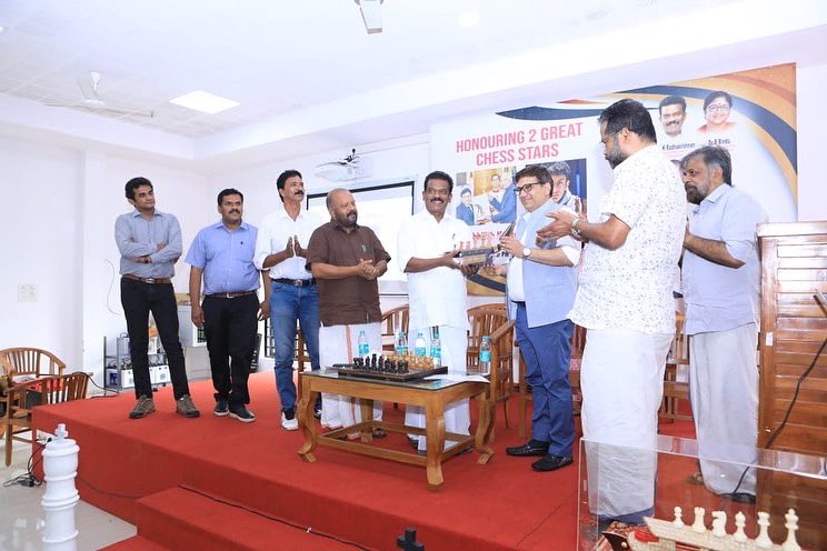 chessgmkunte's tweet image. Truly humbled by this honour !! Thank You #OrientChessMoves for honouring me with the Chess Prathibha Aadaram. 
It&apos;s a pleasure to receive an award from K Radhakrishnan-Hon’ble Min. for #Devaswom &amp;amp; it was a great experience to meet Mr. Sunil Kumar former Agri. Min., #KeralaGovt.