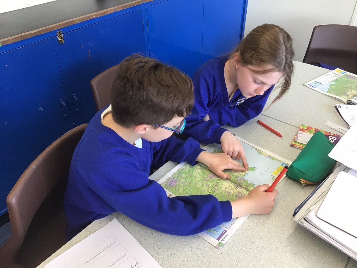 FrodManor's tweet photo. Shakespeare class are getting super excited for their residential and are checking where it is in the atlases this afternoon. #manorhousegeography. #edsential #conwaycenter https://t.co/YB6EvundCf