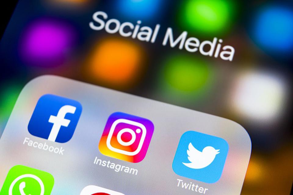 businessforsur1's tweet photo. Business for Surgeons has had great success recently with our social media courses we would like to thank all our followers 😍 

We are delighted to continue our collaboration with #DocSocial so please let us know what topics you are interested in 💛

#MedTwitter #surgeons https://t.co/4jstYLbNgC