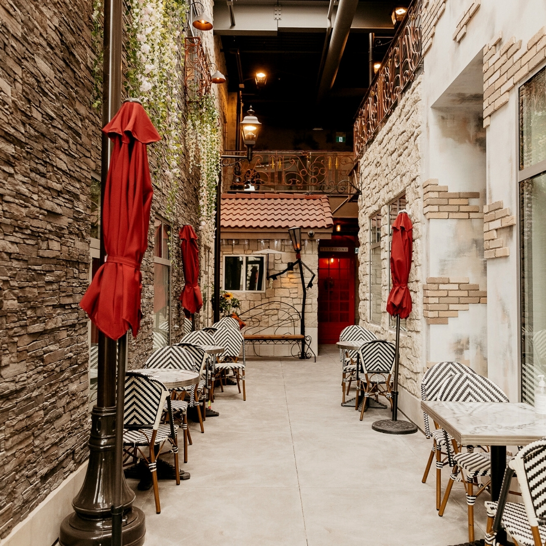 Manchester Square has space very limited space left, but still some amazing units available for exciting and passionate local businesses that are looking for a home! Contact us today!