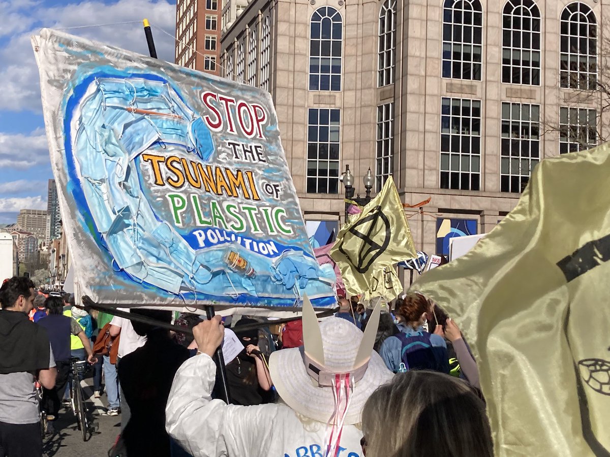 Doug4StateRep's tweet photo. Fantastic Earth Day weekend: Freedom from Fossil Fuels march, released Climate Plan, met Marblehead voters! #GlobalWarming #EarthDay #saveEarth #doug4rep https://t.co/mbilW36CpV