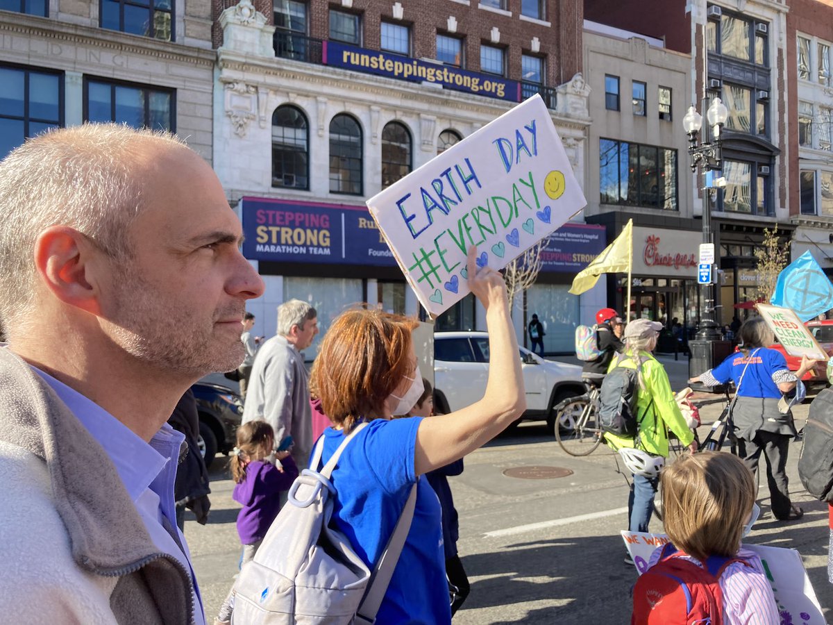 Doug4StateRep's tweet photo. Fantastic Earth Day weekend: Freedom from Fossil Fuels march, released Climate Plan, met Marblehead voters! #GlobalWarming #EarthDay #saveEarth #doug4rep https://t.co/mbilW36CpV