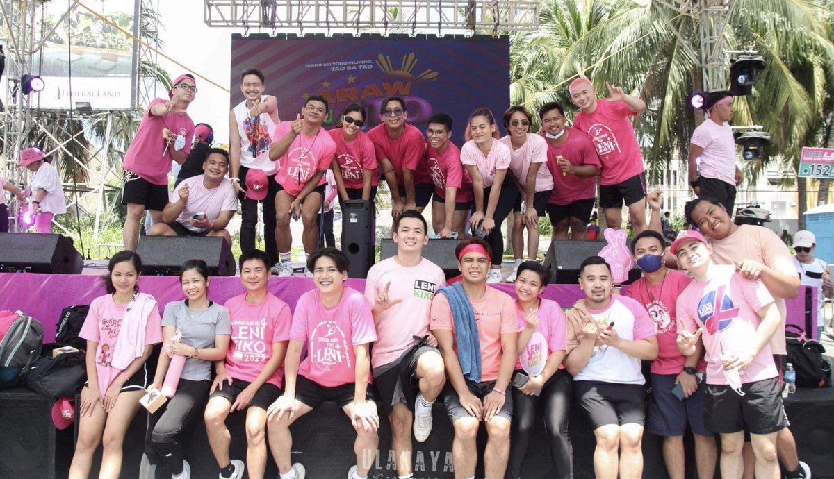 CheerForLeni's tweet photo. Maraming salamat sa lahat ng tumindig kahit mainit! Mahigpit na yakap mula sa Cheerleaders for Leni NCR - Team EDSA &amp; Seaside. 💗

I hope you all enjoyed the show as much as we did! 🫰🏻 https://t.co/PDGau17jkr