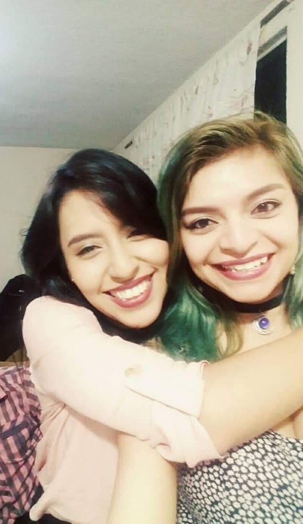 carolinapetitmx's tweet photo. Tienes amigos que gusten de cogerse a 2 
Cuál de las 2 quieres que se trague tu leche https://t.co/QvFzqPAPKm