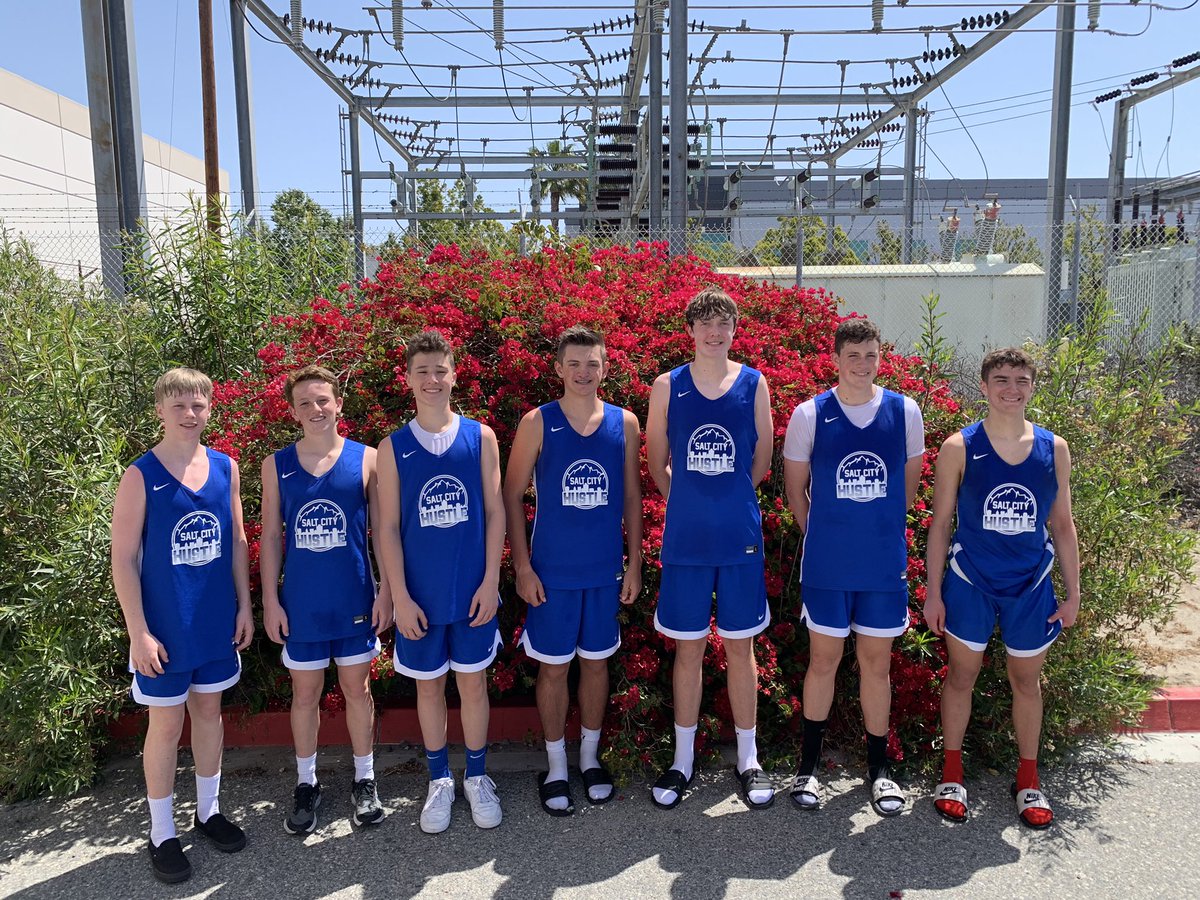 SCHustle's tweet photo. Both of our 15u teams playing in the @WCEBball @GrassrootsXL top division basketball circuit this weekend in LA went 5-0. In two tournaments combined SC Elite is 10-0 and SC Select is 8-2. Amazing job boys, keeping working! https://t.co/aRCNfYPcTE