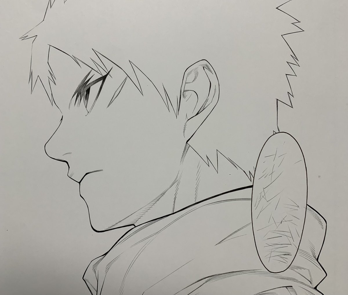 ペン入れ前の試し描きを沢山するタイプなんですが、以前までは印刷に出ないタチキリ線の外に描いてたのがデジタル仕上げ導入で消しやすくなったのでフキダシ内にも描くようになりました
