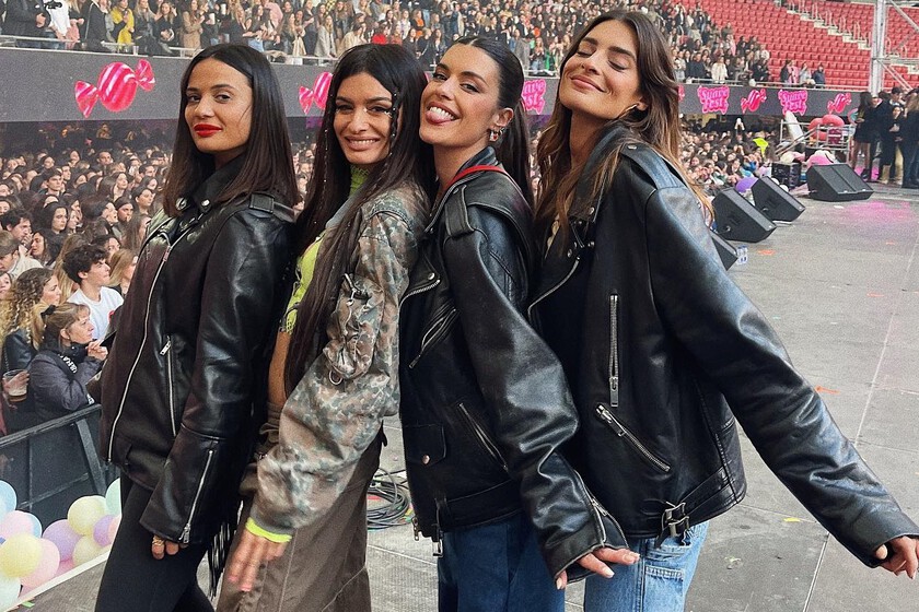 trendencias's tweet photo. El drama y los looks están servidos en el Suavefest 2022: Dulceida, María Pombo, Susana Molina y el resto de influs #Suavefest https://t.co/DUFVat1Ya8 https://t.co/qOMM4uBrys
