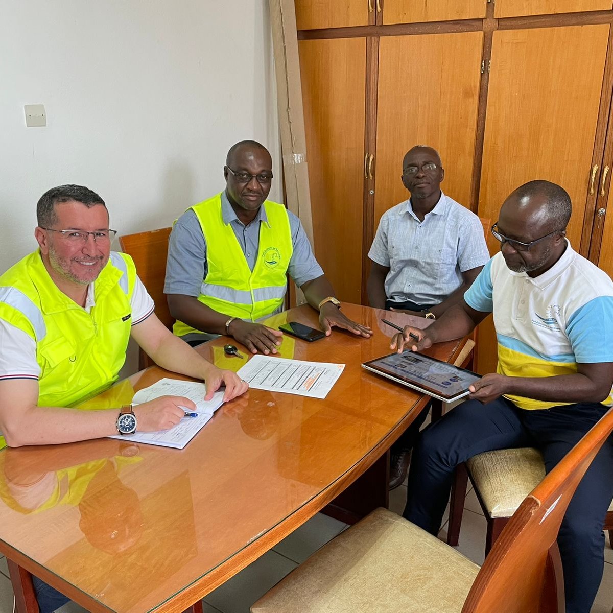 EUWeCAPS's tweet photo. [#CôtedIvoire🇨🇮] Mission #Sûreté au #Port Autonome de #SanPedro #PASP
Obj➡️Analyser les faiblesses des systèmes de contrôle d'#accès🚧de badges 🪪 &amp; de #CCTV existants proposer les mesures pour y remédier &amp; conseiller le port sur les solutions techniques possibles &amp; appropriées https://t.co/RLM6EVc8Zw
