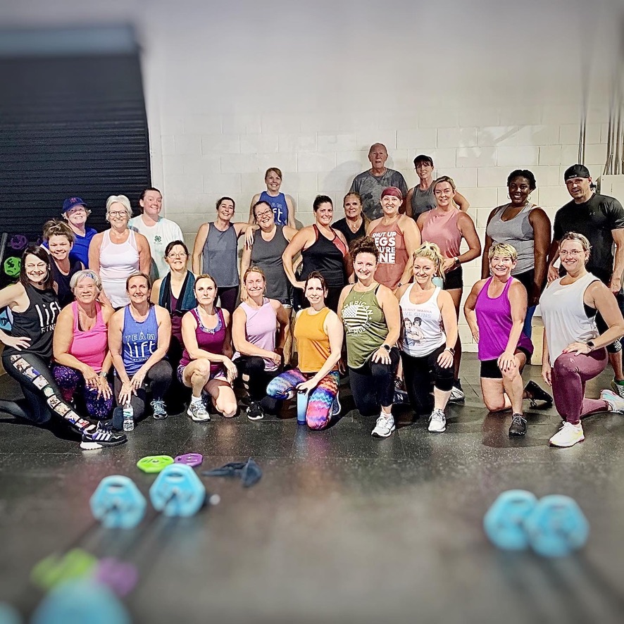 LiftVero's tweet photo. Full house in boot camp Saturday. Kudos to Paula who got all the waitlist peeps in! Kudos to Steve for preparing more stations so we could make it happen! #teamwork #verobeach #fitfam #gymlife #bootcamp #liftvero https://t.co/kHkM8vdhO0