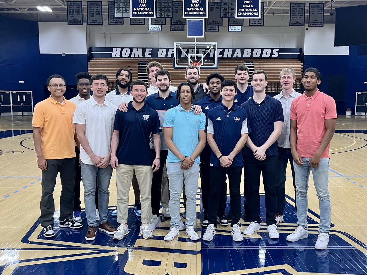 IchabodMBB's tweet image. We had a great time celebrating the 2021-22 squad one last time last night! 
✅ 20+ Wins
✅ NCAA Tournament Win
✅ MIAA Championship Game
✅ #1 Strength of Schedule 
✅ Top 10 Final Ranking‼️