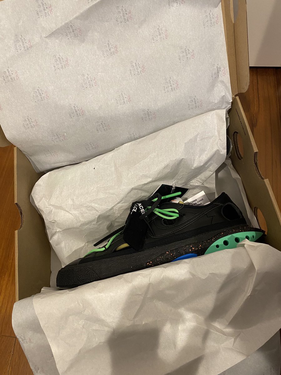 TakaSnkrs's tweet photo. Off-White × Nike Blazer Low "Black and Electro Green"㊗️
スニダンさんから到着😎
もしよかったら最大5000円offの友達招待スニダンクーポンでお得にGETしてください!
スニダン招待コード → YSDSWY
#nike #ナイキ #SNKRS #nikeblazer #offwhite #offwhiteblazer #スニダン #スニーカーダンク https://t.co/zDYWROXKmO