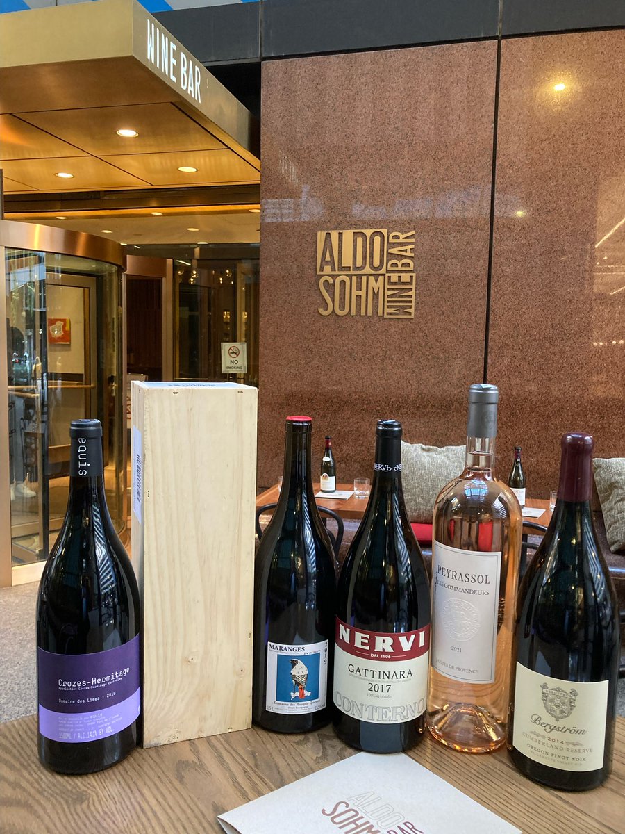 sohmbar's tweet photo. #9pmpour this week!
Equis Crozes-Hermitage Domaine des Lises Rouge 2019
Domaine des Rouges-Queues Maranges Rouge En Buliet 2019
Nervi Gattinara 2017
Château Peyrassol Côtes de Provence Rosé Commanderie 2021
Bergstrom Pinot Noir Cumberland Reserve Willamette Valley 2014 https://t.co/bx85Kk0abH