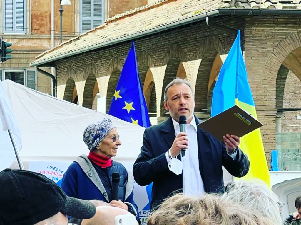 sofiadedo's tweet photo. Oggi in piazza per celebrare la #liberazione dell'Italia dal nazifascismo. Insieme a noi anche Più Europa.

In questa giornata diamo sostegno e la dedichiamo all'#Ucraina.

Viva il #25aprile, Viva la libertà! https://t.co/Tr7qXBQ9Zh