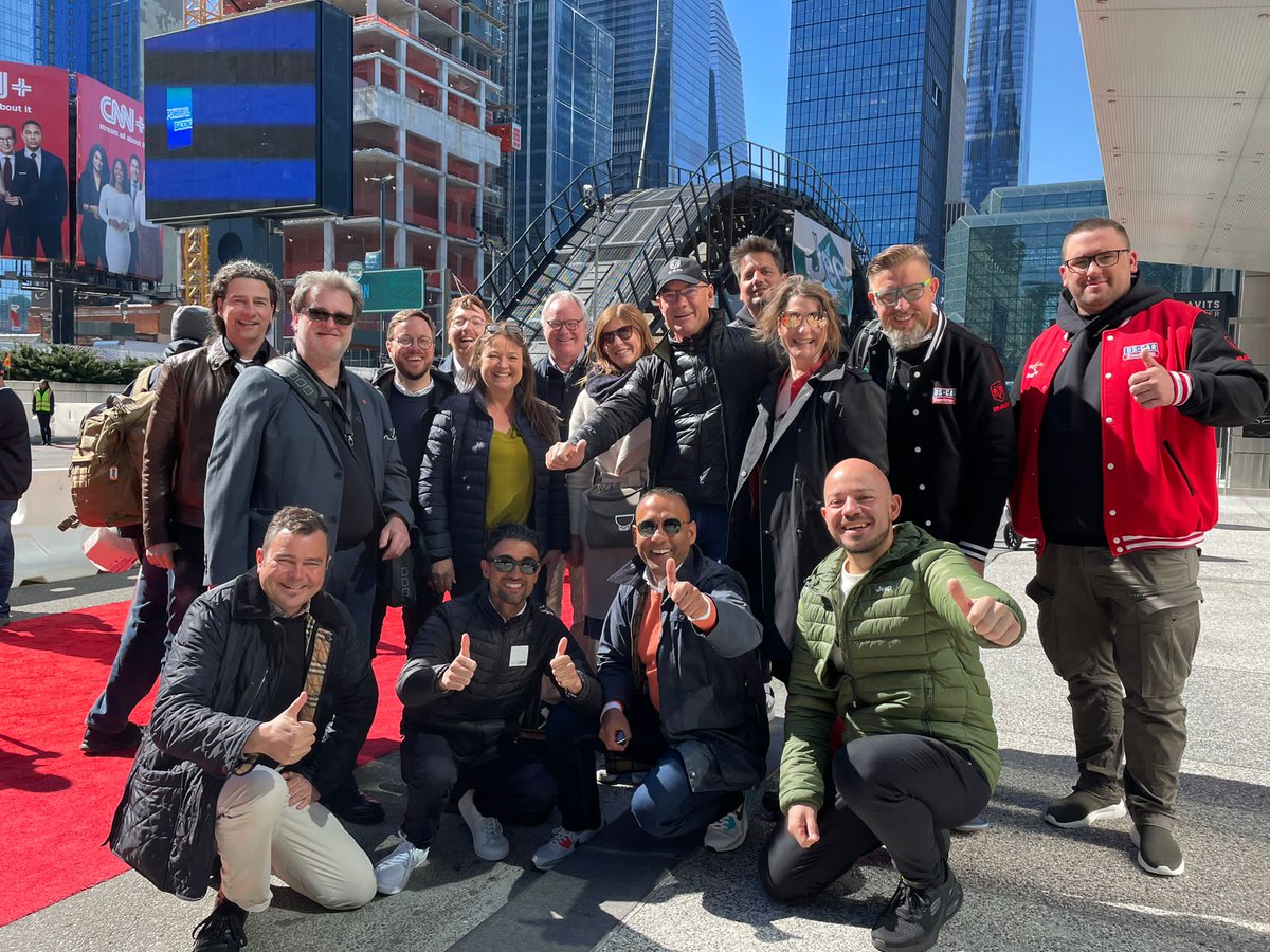 FaarenGroup's tweet photo. #This is it! We say our farewells to the🍎 #bigapple.

What an impressive city! 🏙 Thanks to AUTOHAUS for organizing such an incredible event!

#newyork #manhattan #travel #faarengroup #carsubscription #mobility #automotive https://t.co/pz2sU4RaHG