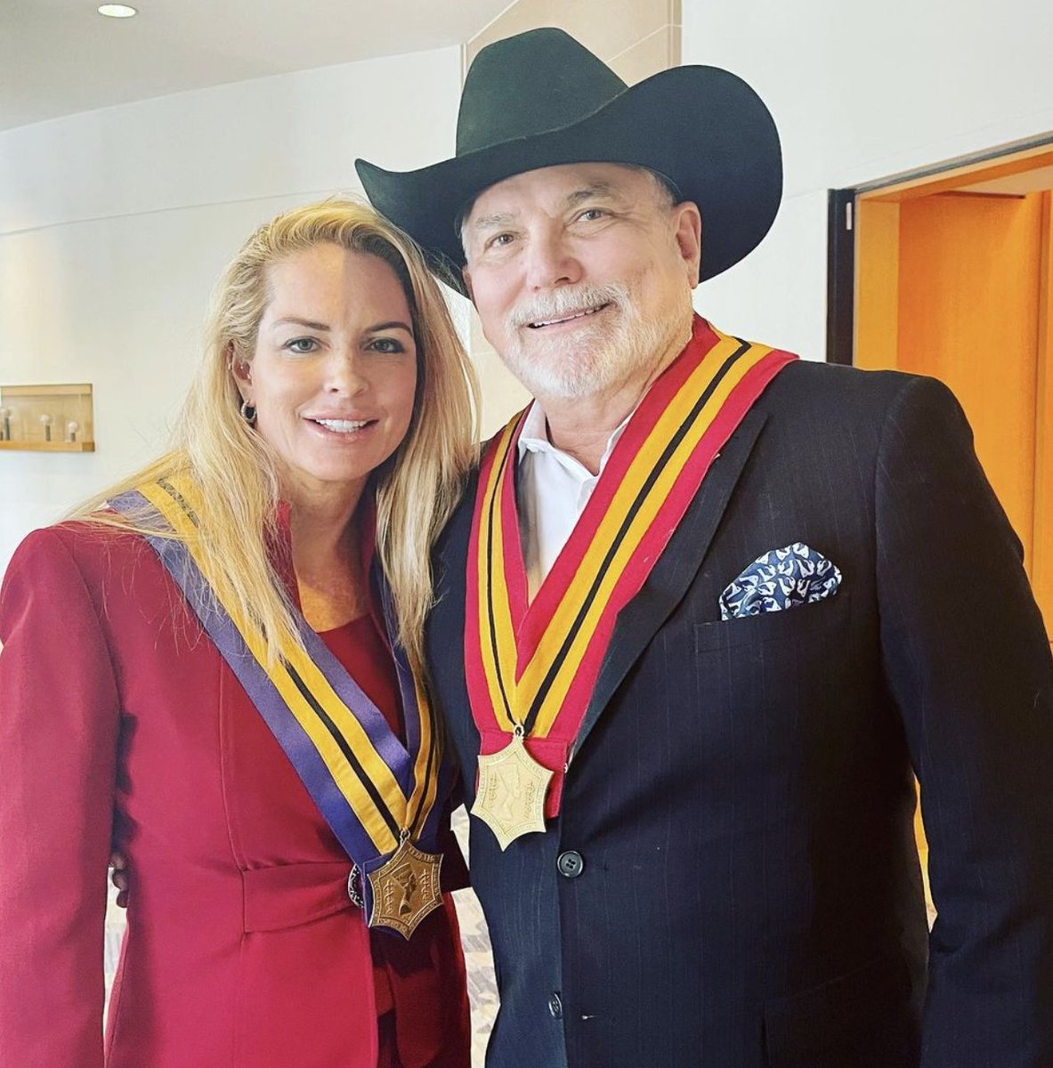 DrGrantStevens's tweet photo. I am blessed to know @drjenwalden & call you my friend. Proud of you for this huge accomplishment that you have worked so hard to achieve.
So deserved!
#DrGrantStevens #WeAreAesthetics #GirlPower #Aesthetics #Revance #ASAPS #ASAPS22 #RHA https://t.co/Z0Pzg4FbnG