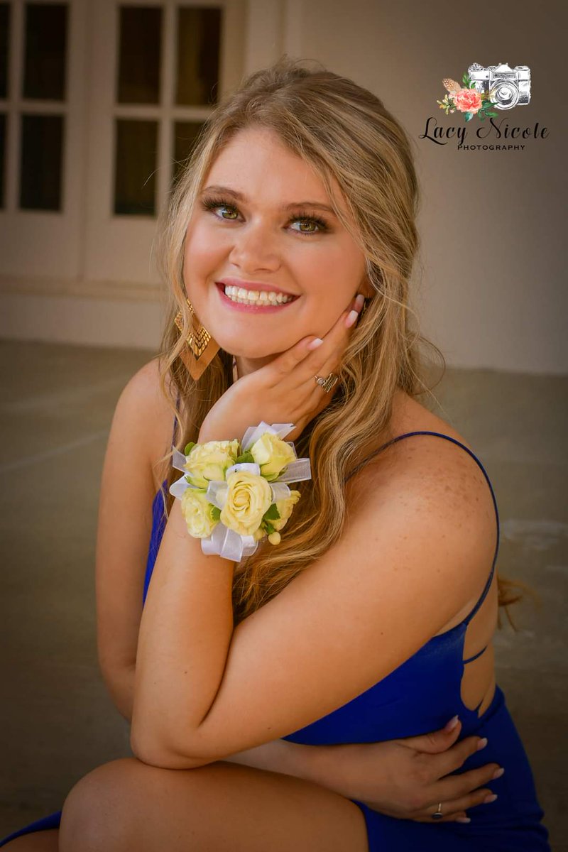 jeffwall1976's tweet photo. Time slow down!!! My beautiful daughter this weekend attending @NSHSjacksonTN and @SSHSHawks prom!  We love you Abby!!!
#NSHS2022 https://t.co/rnsp76qXZ7