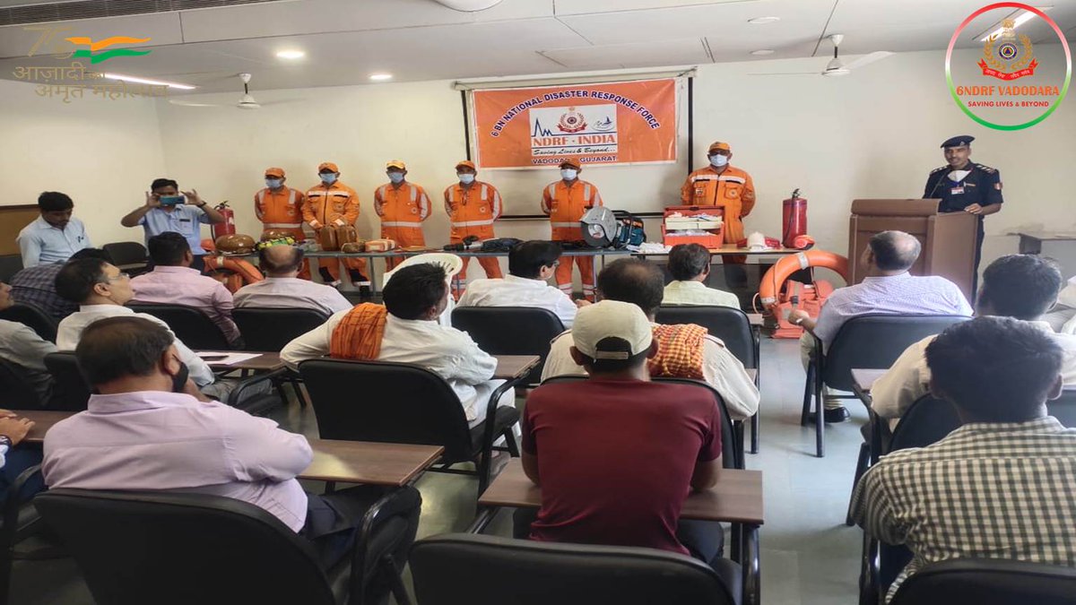 06NDRF's tweet image. “The awareness of our own strength makes us modest”
#25/04/2022 #Team6NDRF 
#CommunityAwarenessProgramme
💎Conducted at Vatva Industries Association, 
🔶 Distt-Ahmedabad #Gujarat 
🇮🇳आपदा सेवा सदैव सर्वत्र🇮🇳
@NDRFHQ
@CollectorAhd
@PIBAhmedabad 
@ANI
@PTI_News
#NDRF4U