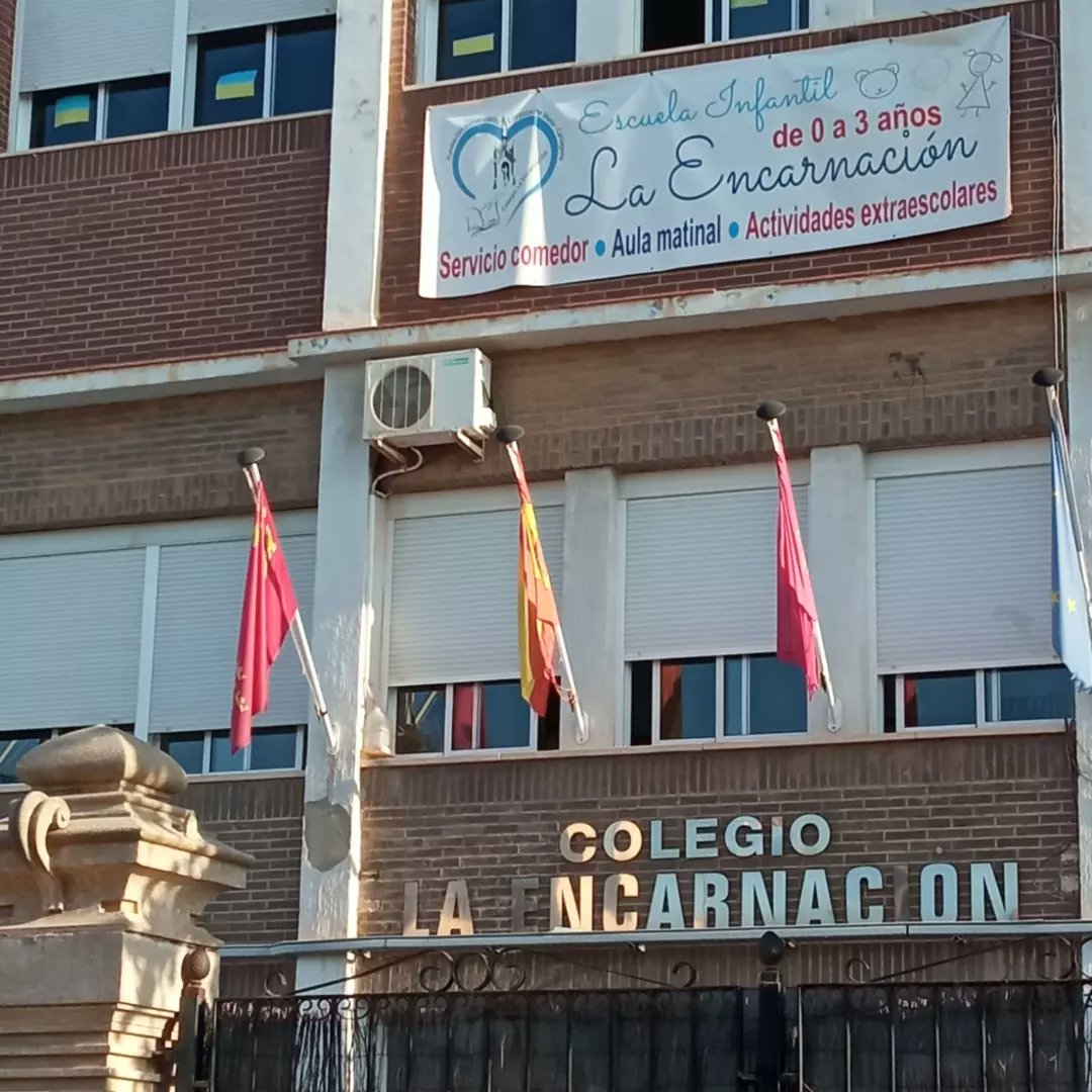 antirumores_ct's tweet photo. Comenzamos la semana en el Colegio La Encarnación, realizando la actividad "El Dragon de Aguazul" con el alumnado del primer tramo de primaria.
#antirumores https://t.co/XPgQNkcrKA