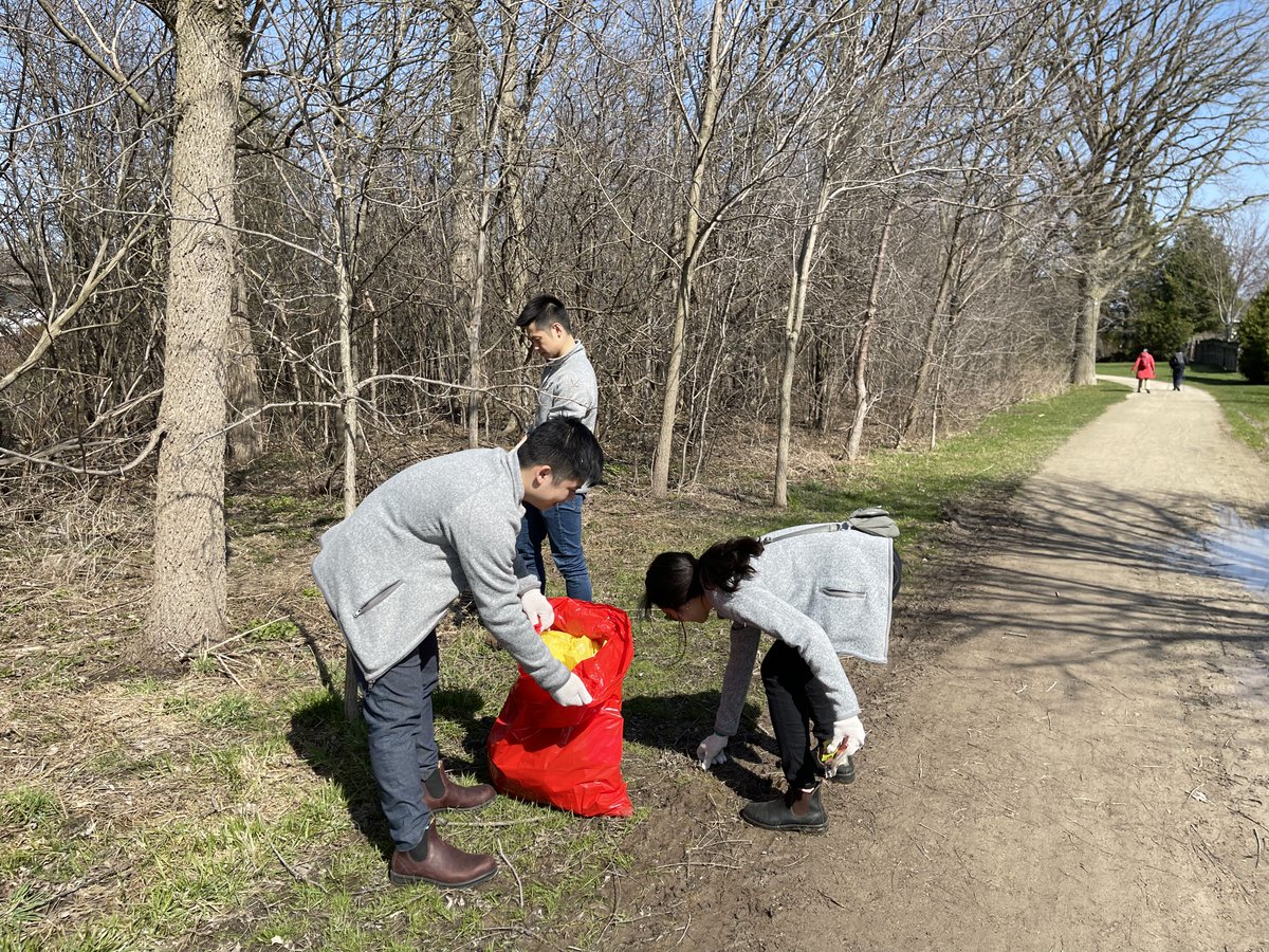 Nfinitenanotech's tweet photo. Nfinite turns one on Earth Day last week! We hosted our first all-hands meeting as a team and cleaned up the park in Waterloo. Everyday should be Earth Day. Learn more about how we do that at https://t.co/VPaPIorKx7.
#startup #packaging #deeptech #cleantech #sustainable #EarthDay https://t.co/eBUPOw0r5q