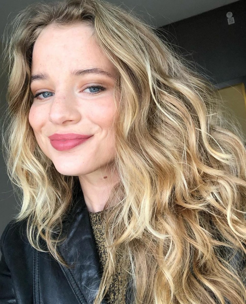 Kammgirl's tweet photo. SQUEE!!! As they used to say on The Price is Right, "Come on down..." Summer Newman Abbott. #YR #Skyle #SkyleNation https://t.co/pkp9CrUpMU