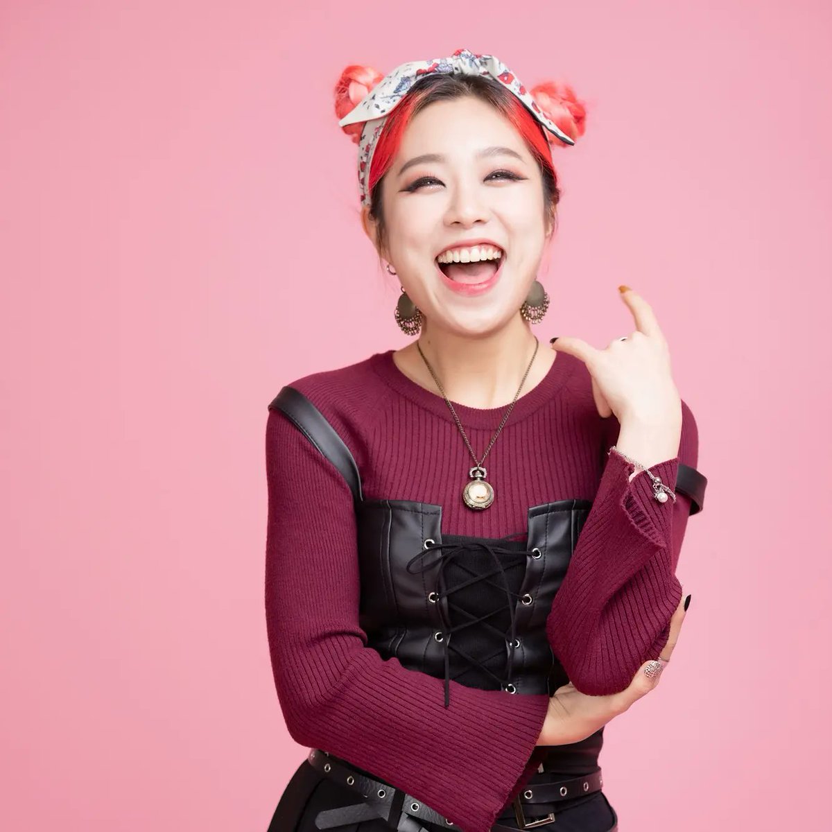 CallMeIree's tweet image. 마지막 pmk 사진
사실 하트 해달라고 하면 부끄러움💕