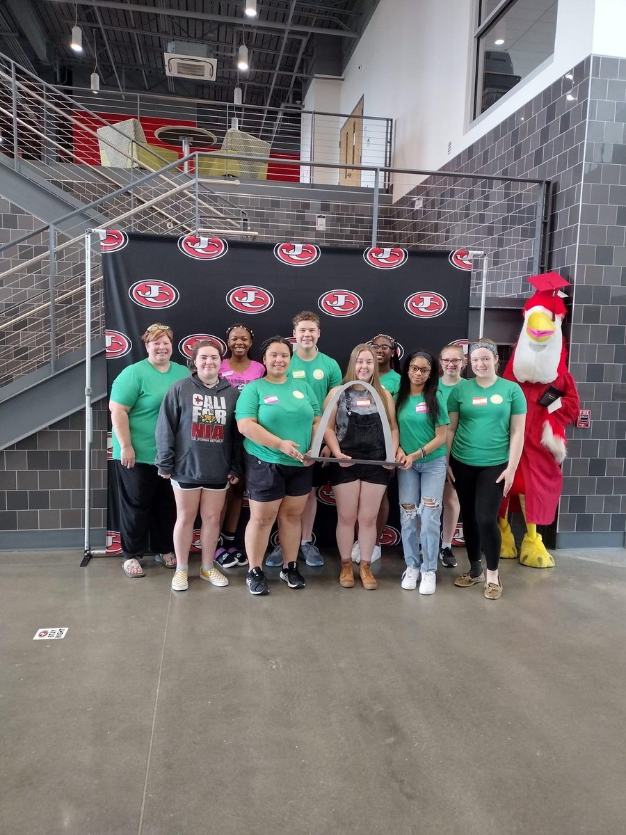 Library_JCHS's tweet photo. JCHS hosted the state Epsilon Beta Conference this past weekend, and it was an amazing experience for EB students across the state of Missouri. We can’t wait to host next year! #jaysread https://t.co/wLbNUahGN5