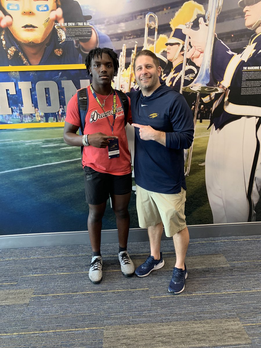 Blessed to receive a offer from the University of Toledo 🔵🟡
<a href="/ToledoFB/">Toledo Football</a> @RickyCicconeUT <a href="/CoachCreasy_OHS/">Kevin Creasy</a> <a href="/NatlPlaymkrsAca/">NatlPlaymkersAcademy</a> <a href="/NCEC_Recruiting/">NPA</a> <a href="/BallHawkU/">BallHawkU 🏈🦅</a> <a href="/CSmithScout/">Chris Smith</a>