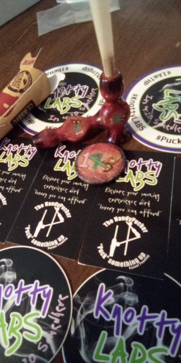BlissfieldBall's tweet photo. @TheHandyPucker #PuckSomethingUp #TheHandyPucker #cannabiscommunity #stonerfam
They responded and worked quick with perfect execution, we couldn't have asked for better on this very sentimental piece. It fits comfortably in multiple ways in my hand and has amazing detail 👌🏽💚 https://t.co/0AwsIcRC77