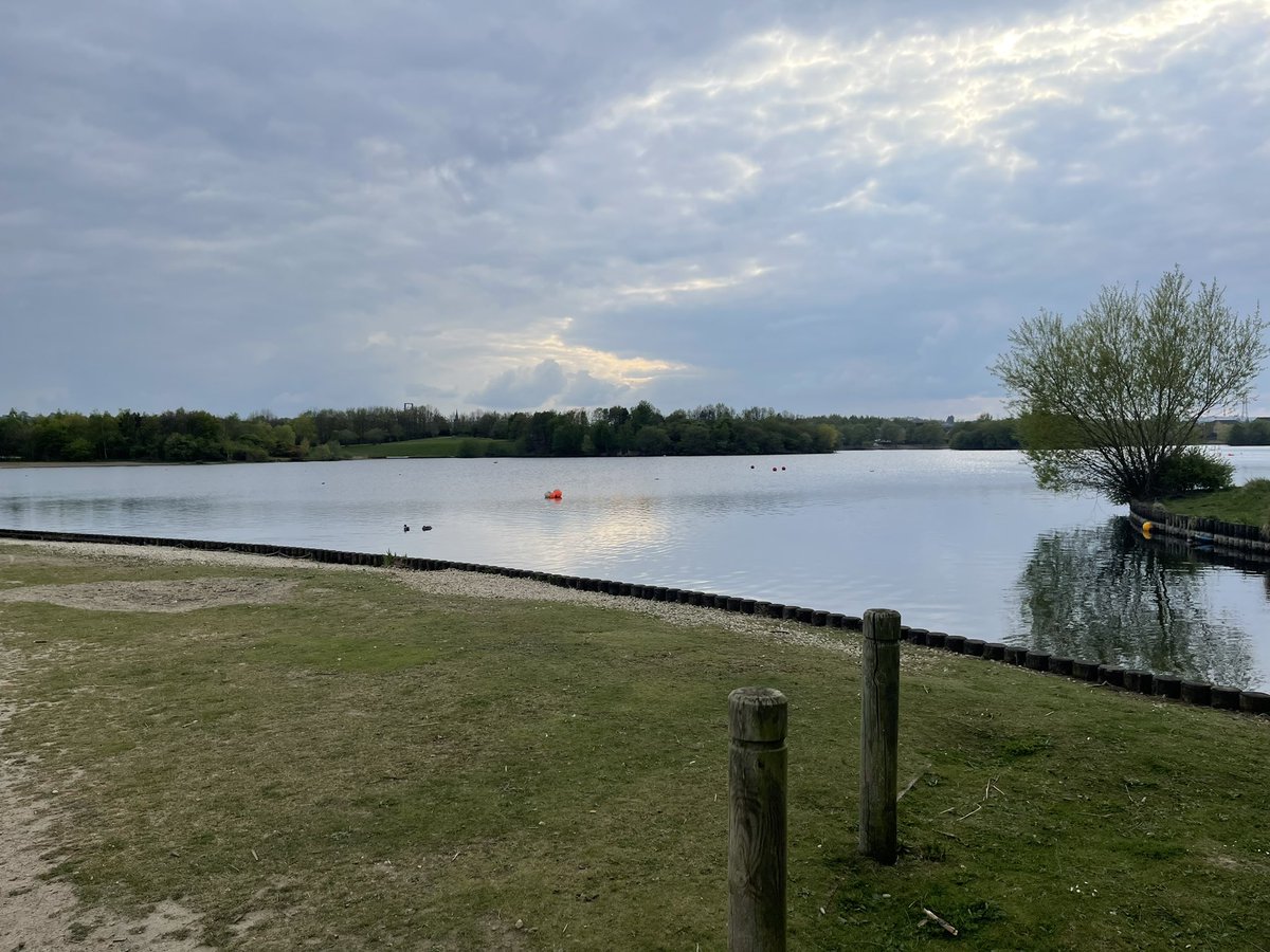 Fleurholland2's tweet photo. Day 1 of our Drowning Prevention week ,a school assembly this morning, more Water Safety Awareness with SYP this afternoon and this evening we are all set up at Manvers Lake, it’s gone a bit chilly so might be a quiet one #BeWaterAware #staysafe https://t.co/OofCyZ6lDq