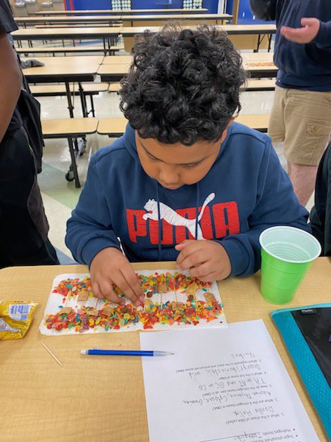PinesPatriots's tweet photo. 🧬 We love when our teaching is outside of the (cereal) box. Our Patriots  created DNA models by using cereal! 

#CSUSAToday #CSUSAProud #CSUSA #Florida #FL #SouthFlorida #Broward #BrowardCountyFL #BrowardCounty #PembrokePines #Pines #PinesLife #SouthFloridaEducation #Education https://t.co/mJaRb8a52n