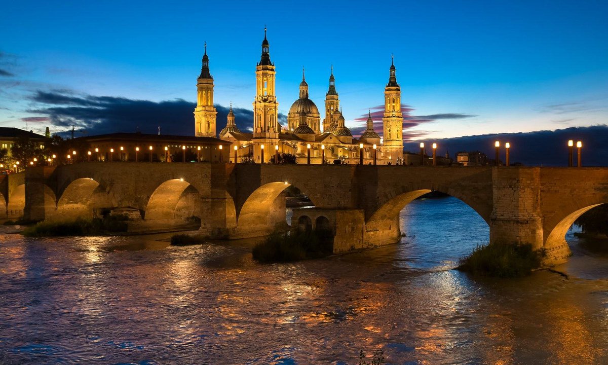 It's getting warmer! But Javier and Sonia have some problems organising a weekend away 😂 Una salida tranquila de fin de semana is a level 1 learning Spanish podcast with worksheets.
podcastsinspanish.com/pages1/level1.…
#learnspanish #teachspanish #Spanish