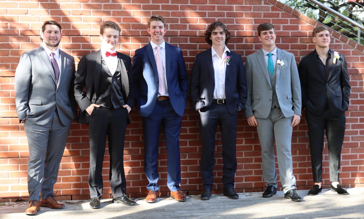 BobCalbert's tweet photo. RPHS Prom 2022 https://t.co/BxGn6nPBdF