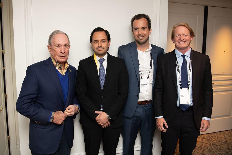 Picture from last week at the @BloombergNEF New York Summit, great to finally be on a picture with @MikeBloomberg after 12+ years at @Bloomberg. And also great to share it with @DiegoMesaP  Colombian Energy Minister and Jon Moore CEO of BloombergNEF
#BNEFSummit
