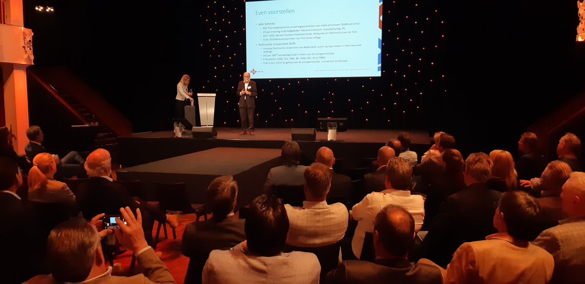Award of Merit voor bestuursvoorzitter John Schmitz! Afgelopen week gaf hij bij het <a href="/nvtg/">NVTG</a> Congres een keynote over het 24/7 Energy Lab: de #energietransitie in de gebouwde omgeving. Nieuwsgierig geworden? Lees hier meer over 24/7! thegreenvillage.org/24-7-energy-la… #EnergyTransition #TUD180