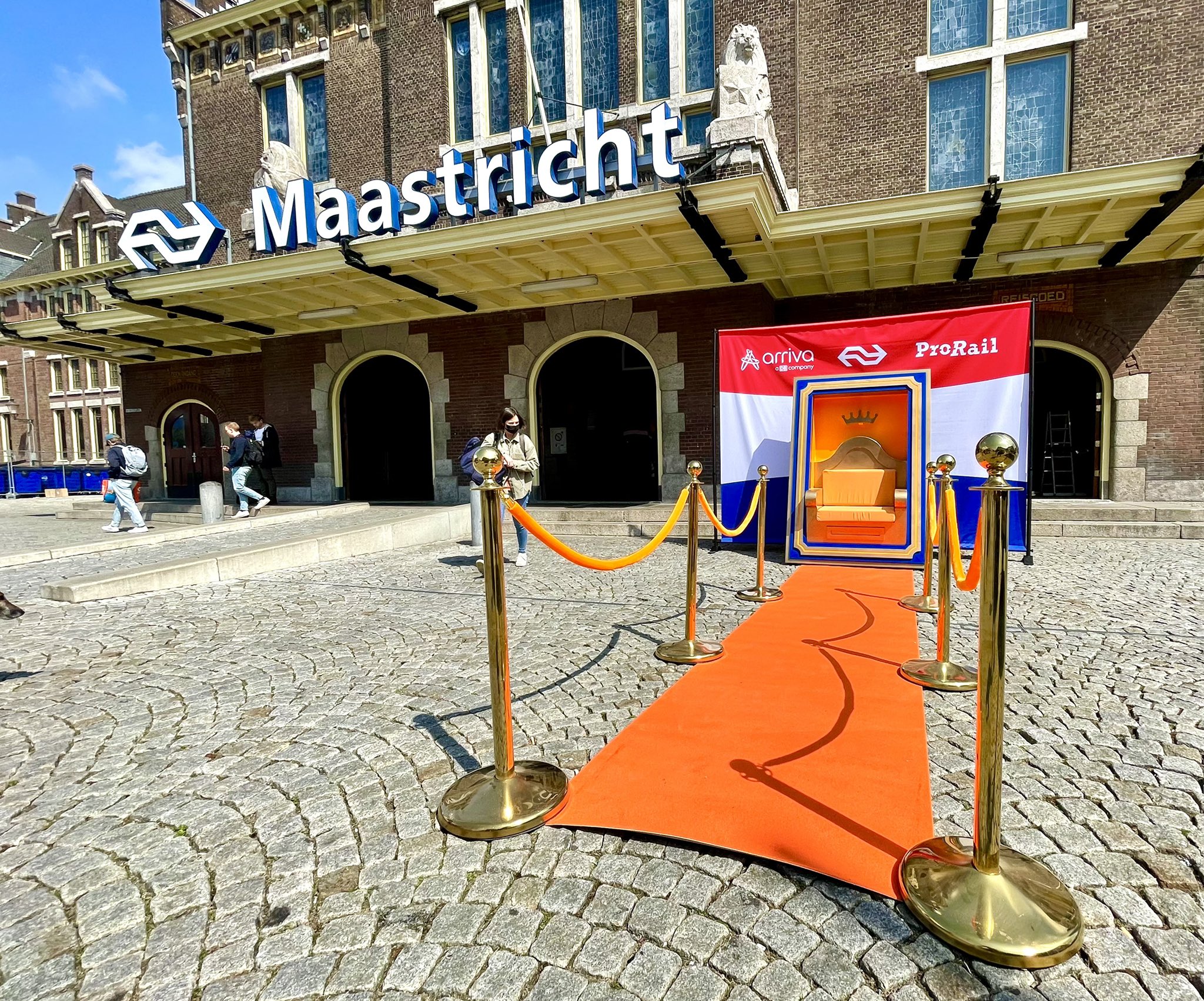 NS Online On Twitter Ga Je Net Als De Koning Naar Maastricht Met 