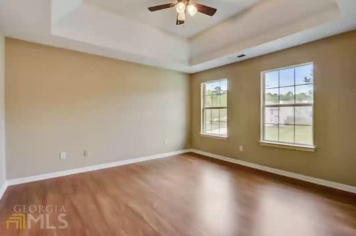 Let’s start off our week with this Stone Mountain home 😆
#stonemountainhomes #stonemountainrealestate #metroatlantahomes #metroatlantarealestate #buyahome #sellahome #invest #thehomeboy #markusbutts